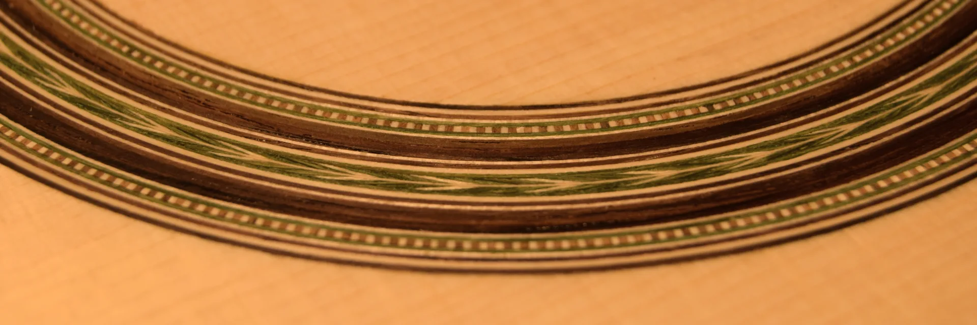 Torres-inspired classical guitar — Youri Soroka, luthier